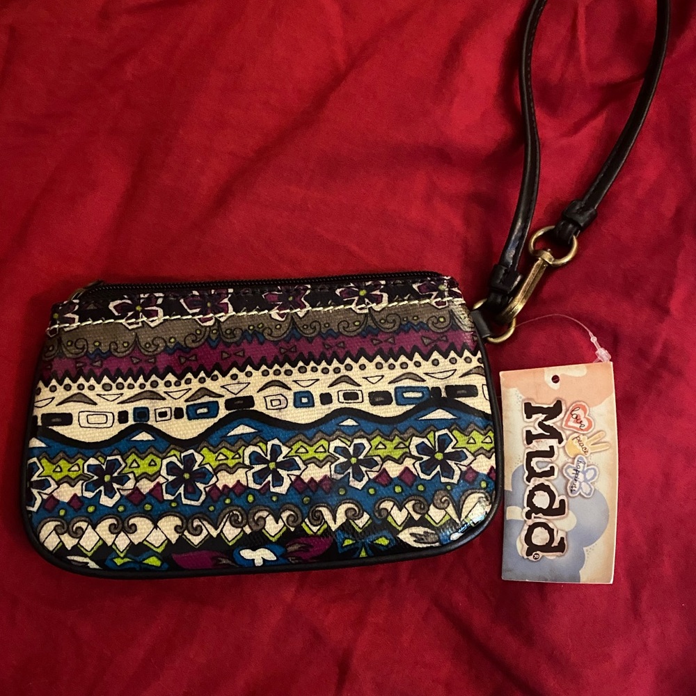 Mudd wristlet NEW pockets, zippers, colorful